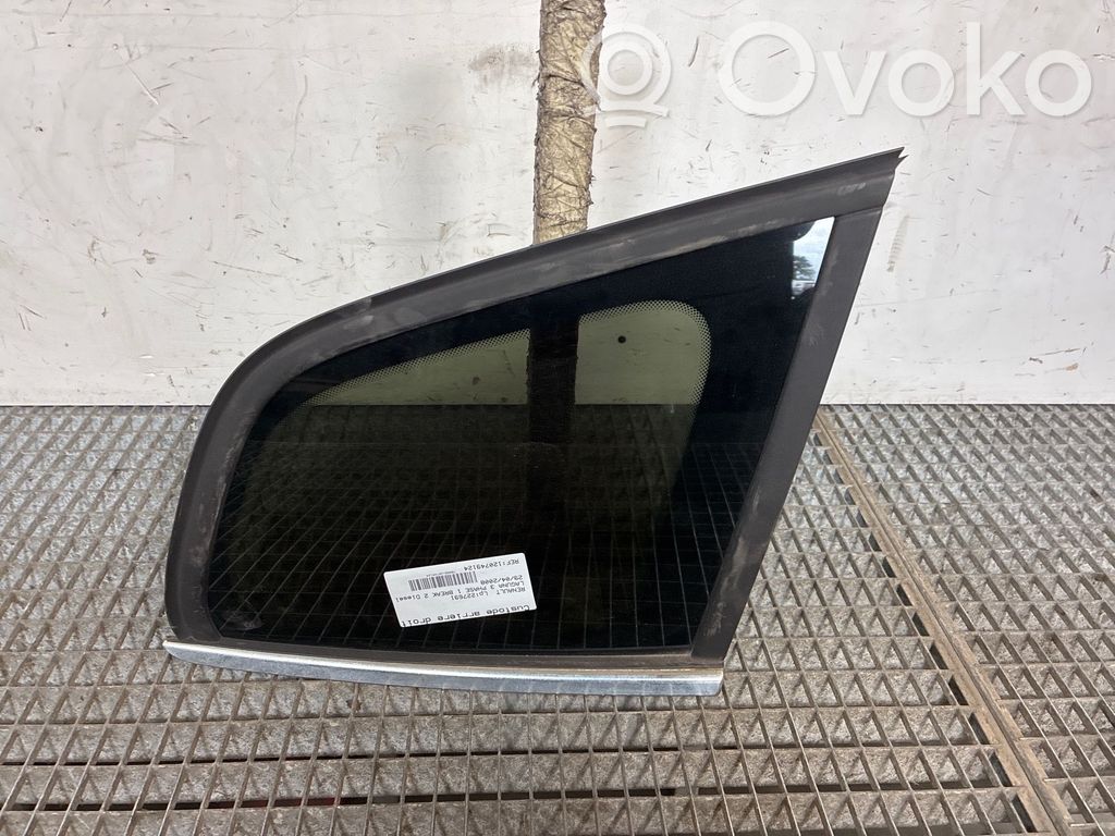 Renault Laguna III Ventanilla de ventilación de la puerta trasera 
