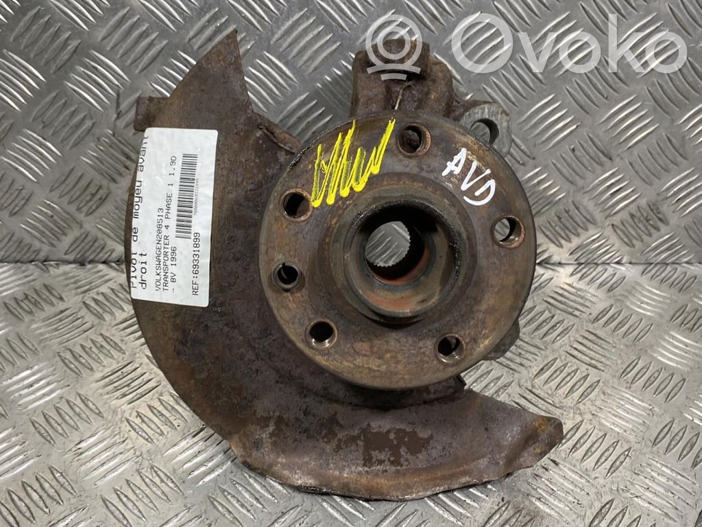 Volkswagen Transporter - Caravelle T4 Zwrotnica koła przedniego 