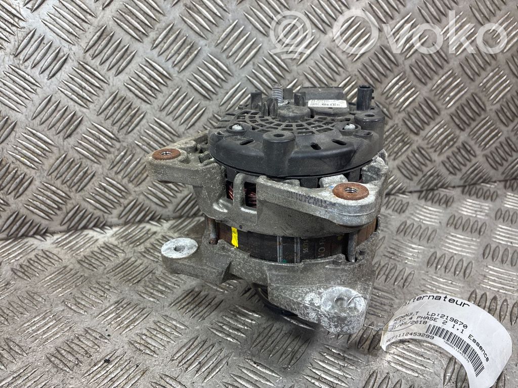 Renault Clio IV Generatore/alternatore 