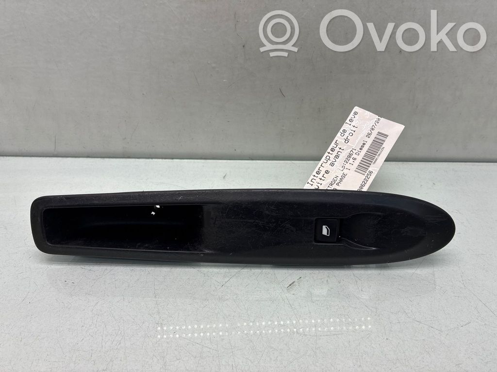 Electric window control switch   00006490FE