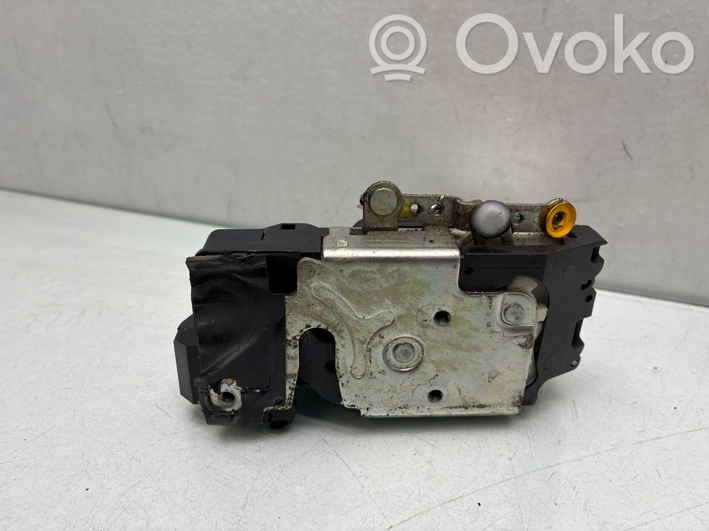 Ford Fiesta Zamek drzwi tylnych 