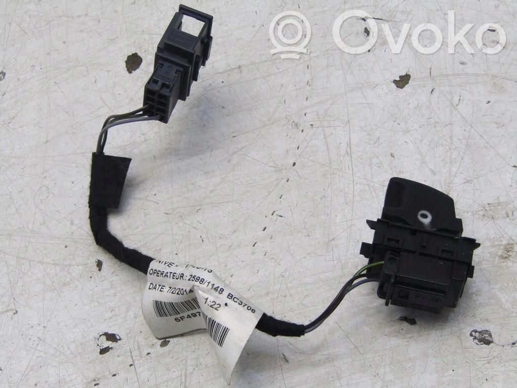 Seat Leon (5F) Quarter vent window switch 