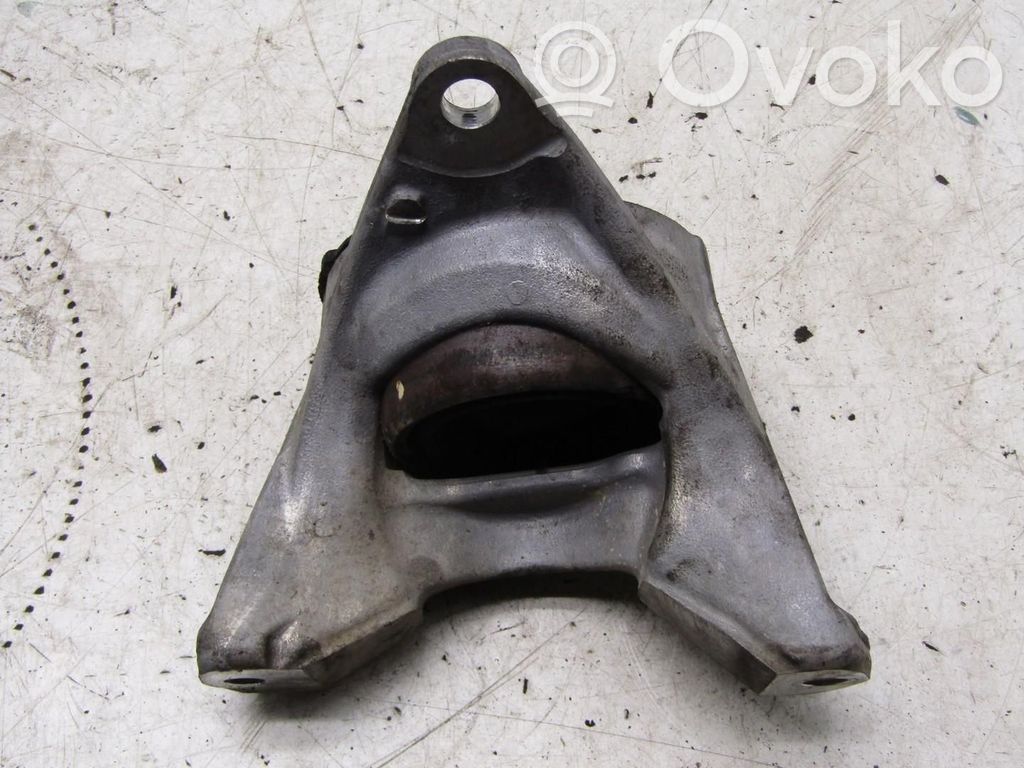 Honda CR-V Engine mount vacuum valve 