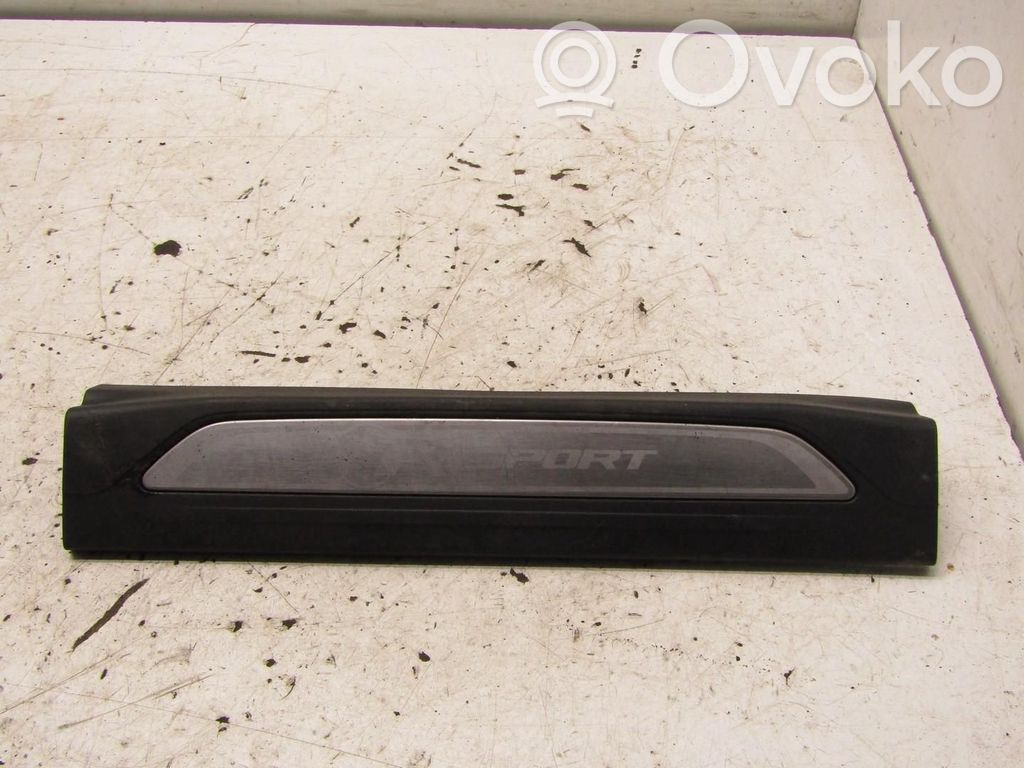 Jaguar XE Capac prag față 