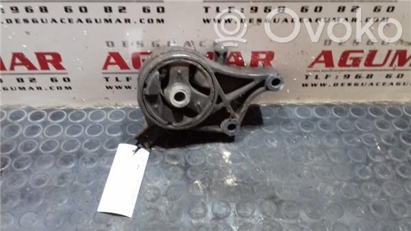 Engine mount bracket   V04632,V04632