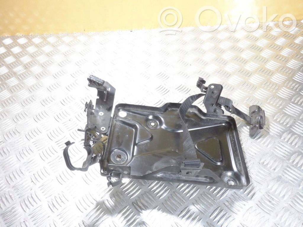 Fiat 500L Akun alusta 