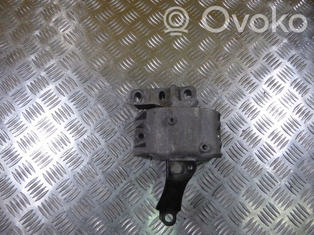 Volkswagen Golf IV Engine mount bracket 