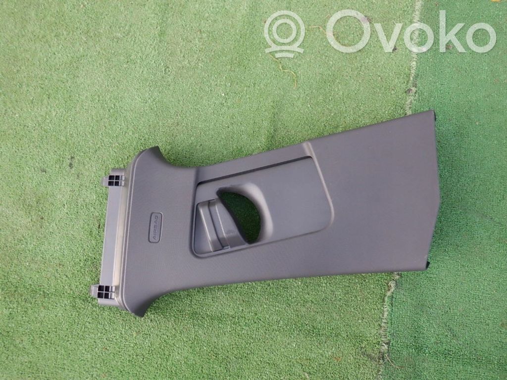 Audi A3 8Y Pilar (B) (superior) 