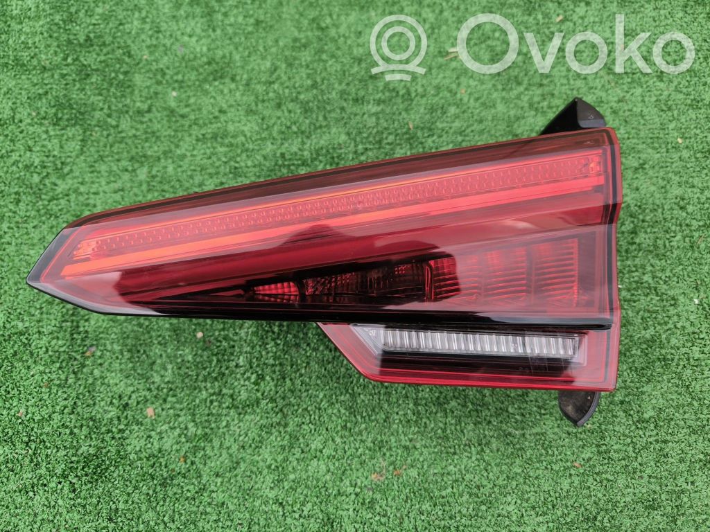 Audi A4 S4 B9 Lampy tylnej klapy bagażnika 