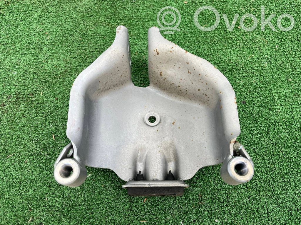 Audi A8 S8 D4 4H Engine mounting bracket 