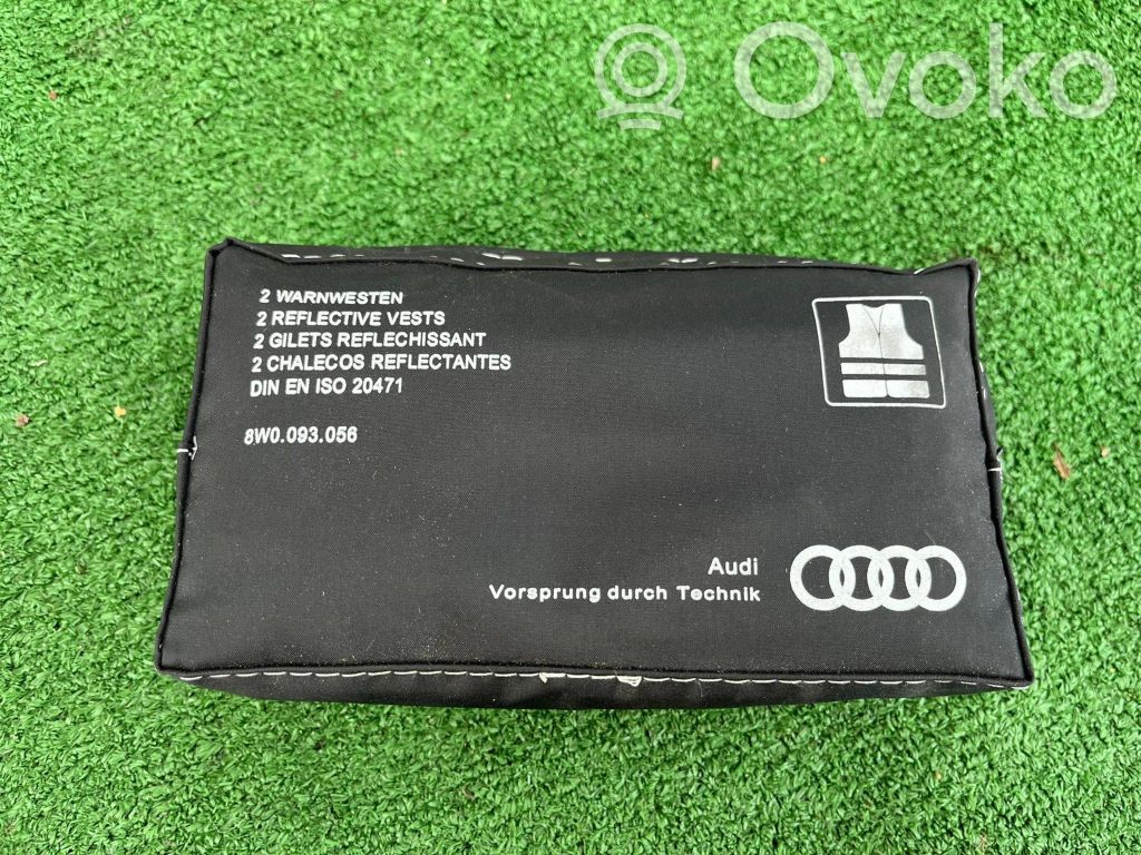Audi A8 S8 D4 4H Botiquín de primeros auxilios 