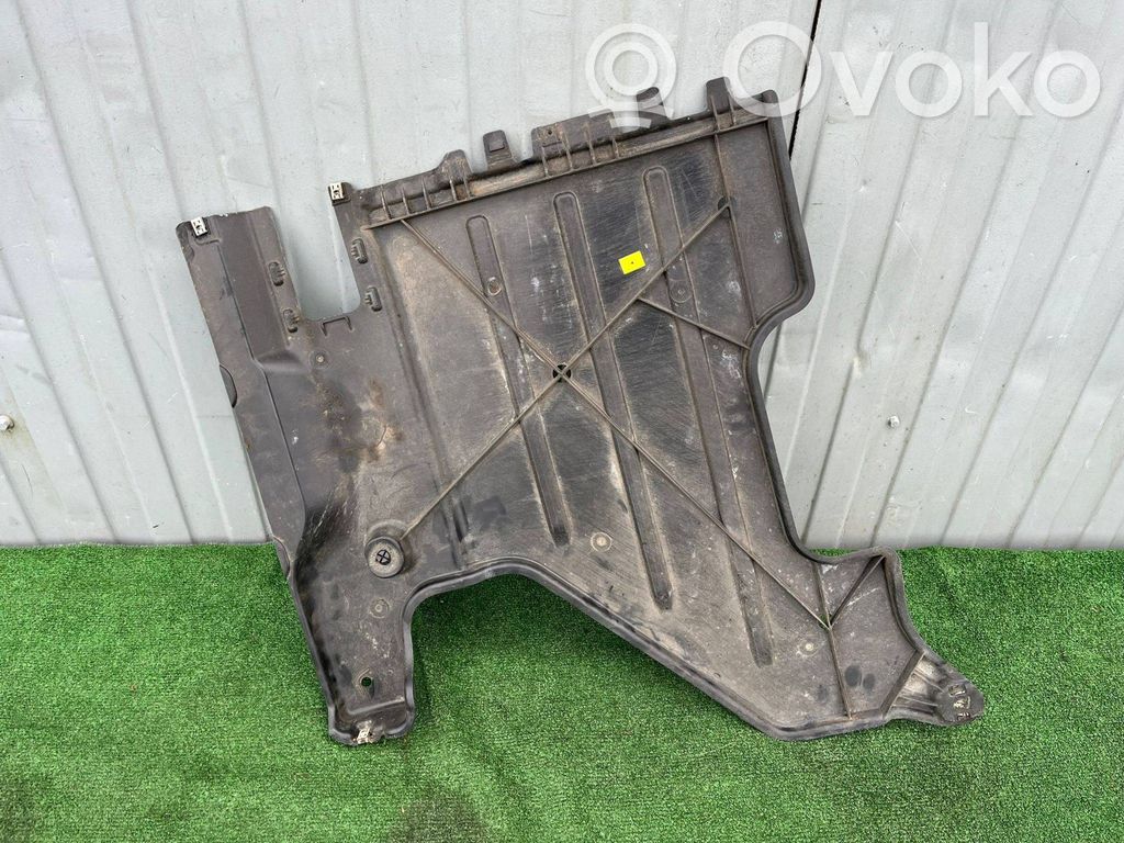 Volkswagen PASSAT B8 Center/middle under tray cover 