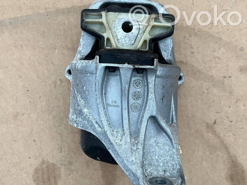 Audi A4 S4 B9 Engine mount bracket 