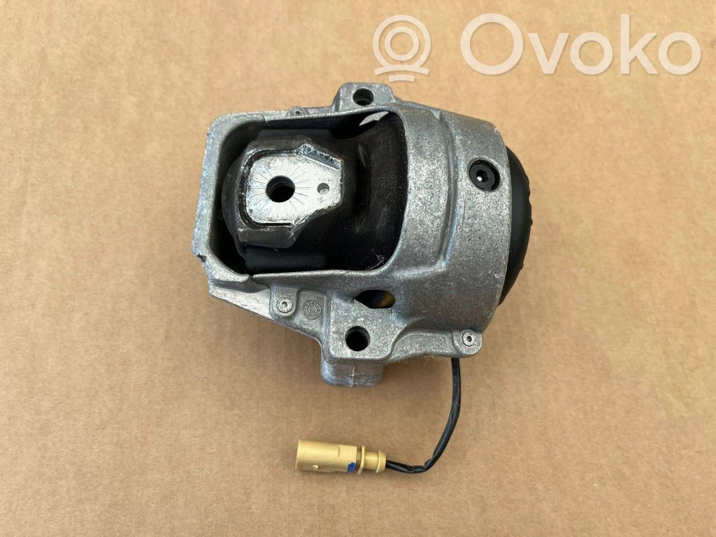 Audi Q5 SQ5 8R Engine mount bracket 