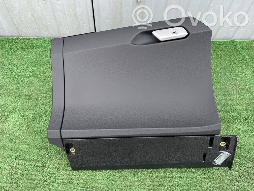 Glove box   4KR857035B