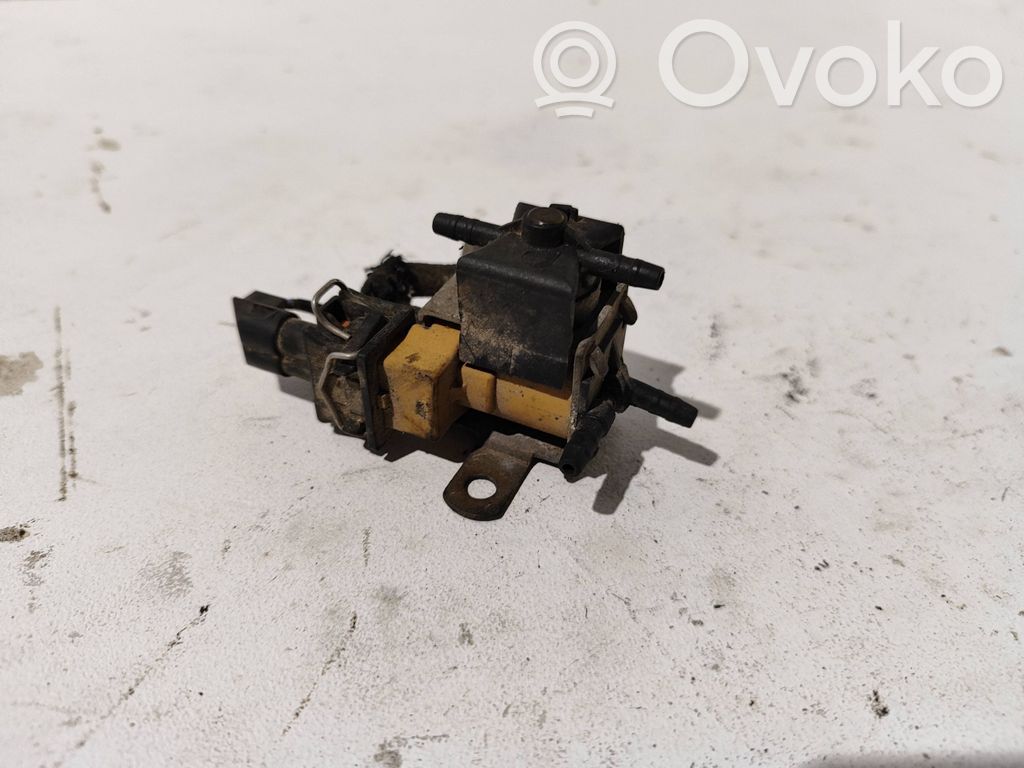 Volkswagen Golf IV Zawór podciśnienia / Elektrozawór turbiny 