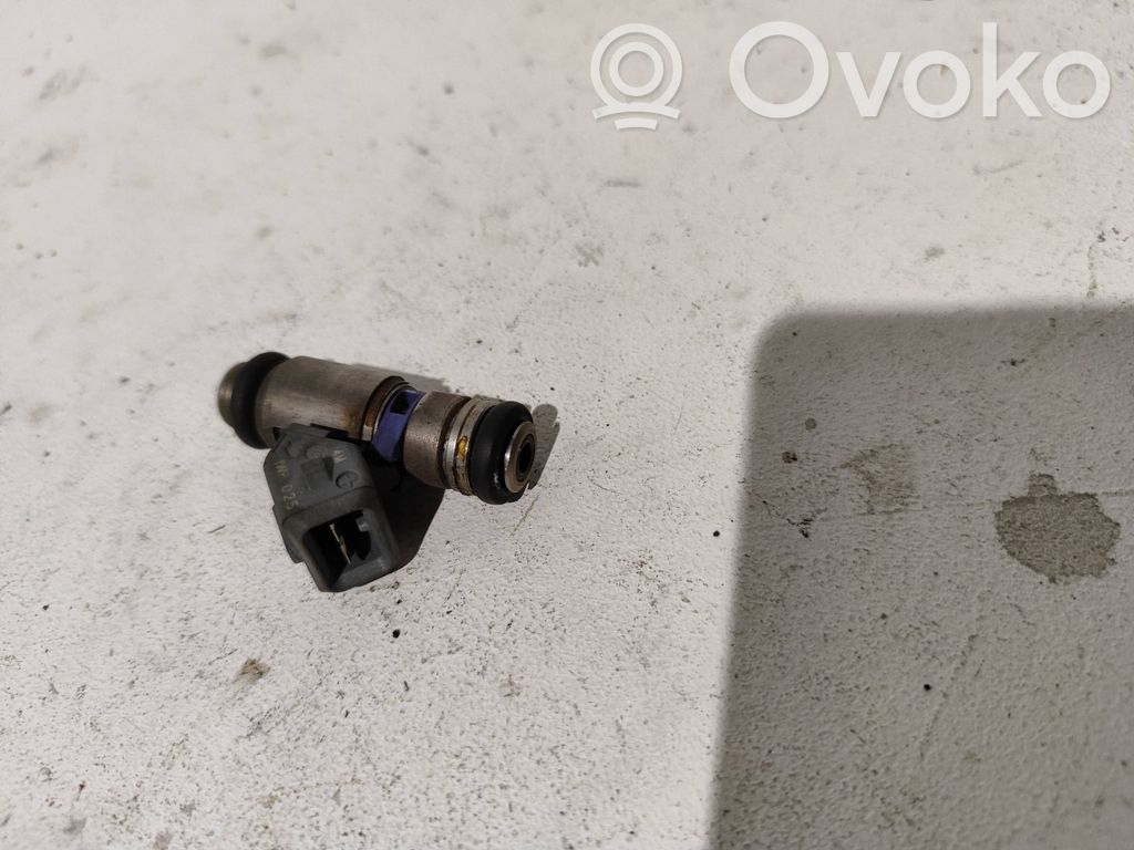 Volkswagen Golf IV Tubo principal de alimentación del combustible 