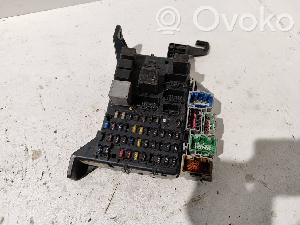 Ford Mondeo Mk III Fuse module 