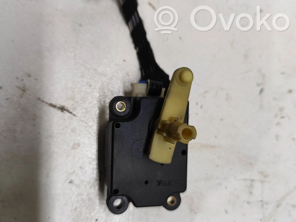 Volvo V70 Oro sklendės varikliukas 