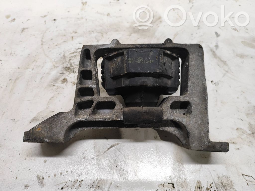 Ford Focus Engine mount bracket 