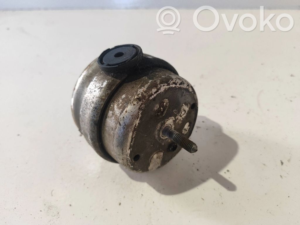 Audi A4 S4 B6 8E 8H Engine mount bracket 