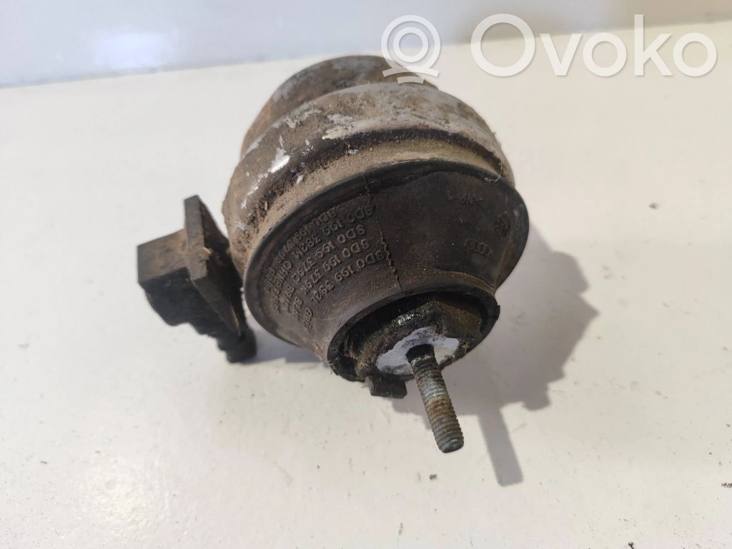 Audi A4 S4 B5 8D Engine mount bracket 