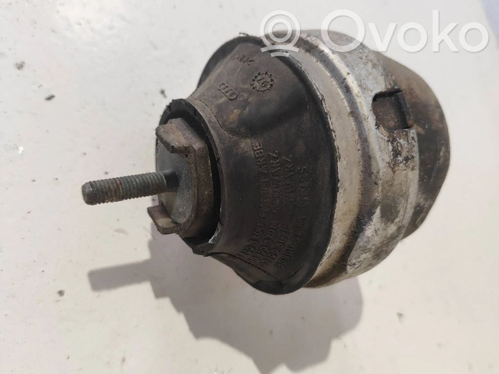 Volkswagen PASSAT B5 Engine mount bracket 
