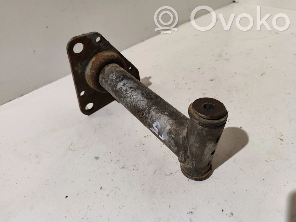 Audi A6 S6 C5 4B Front bumper mounting bracket 