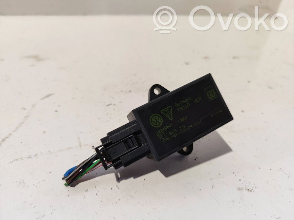 Volkswagen Touareg I Seat heating relay 