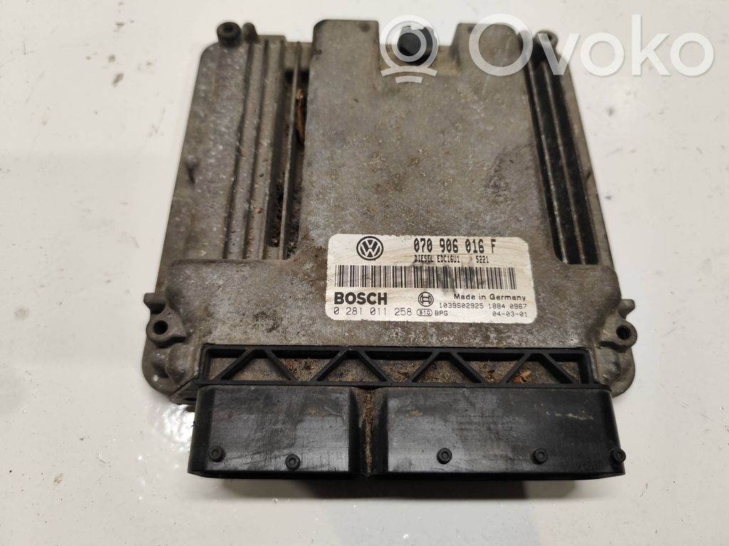 Volkswagen Touareg I Engine control unit/module 