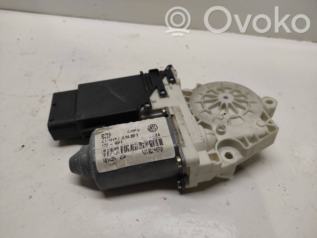Volkswagen PASSAT B5 Motorino alzacristalli della portiera anteriore 