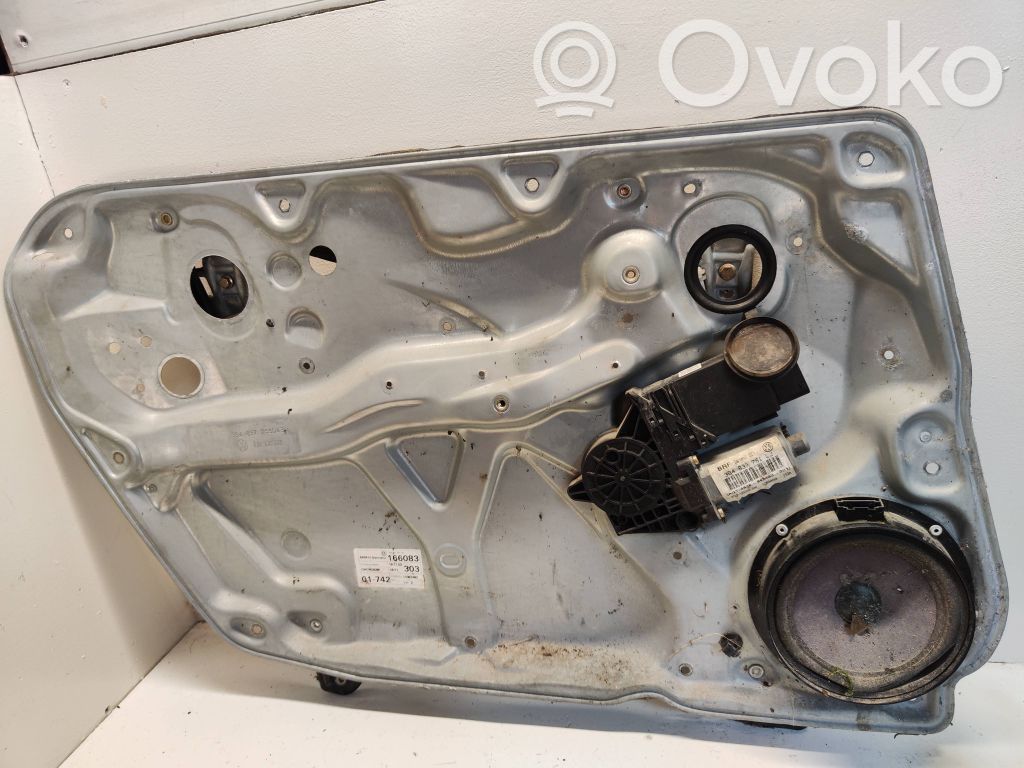 Volkswagen PASSAT B5.5 Elektryczny podnośnik szyby drzwi przednich 