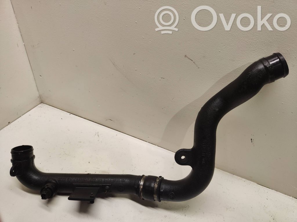 Audi A4 S4 B5 8D Furtun/conductă intercooler 