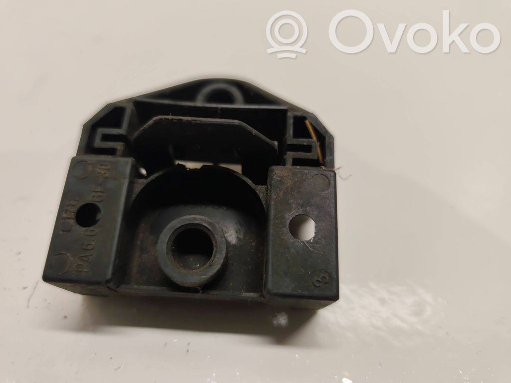 Radiator mount bracket   1723337