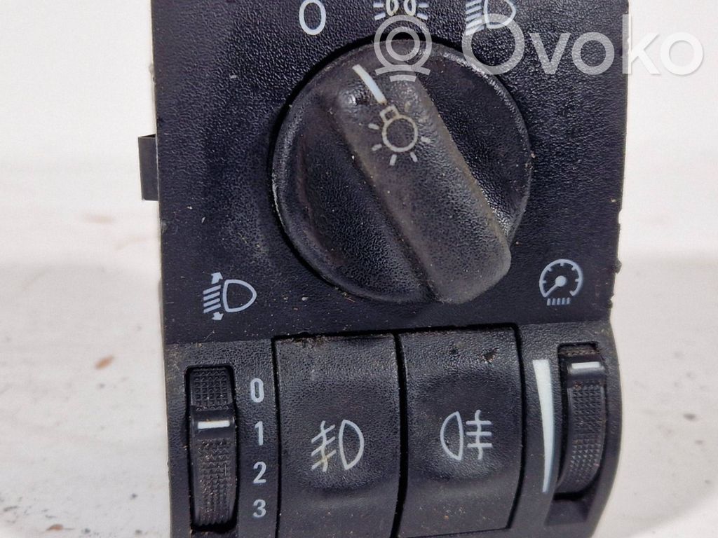 Opel Astra G Light switch 