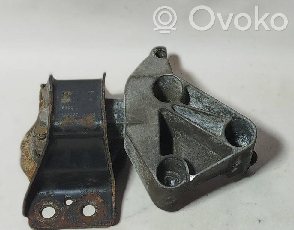Renault Scenic II -  Grand scenic II Engine mount bracket 