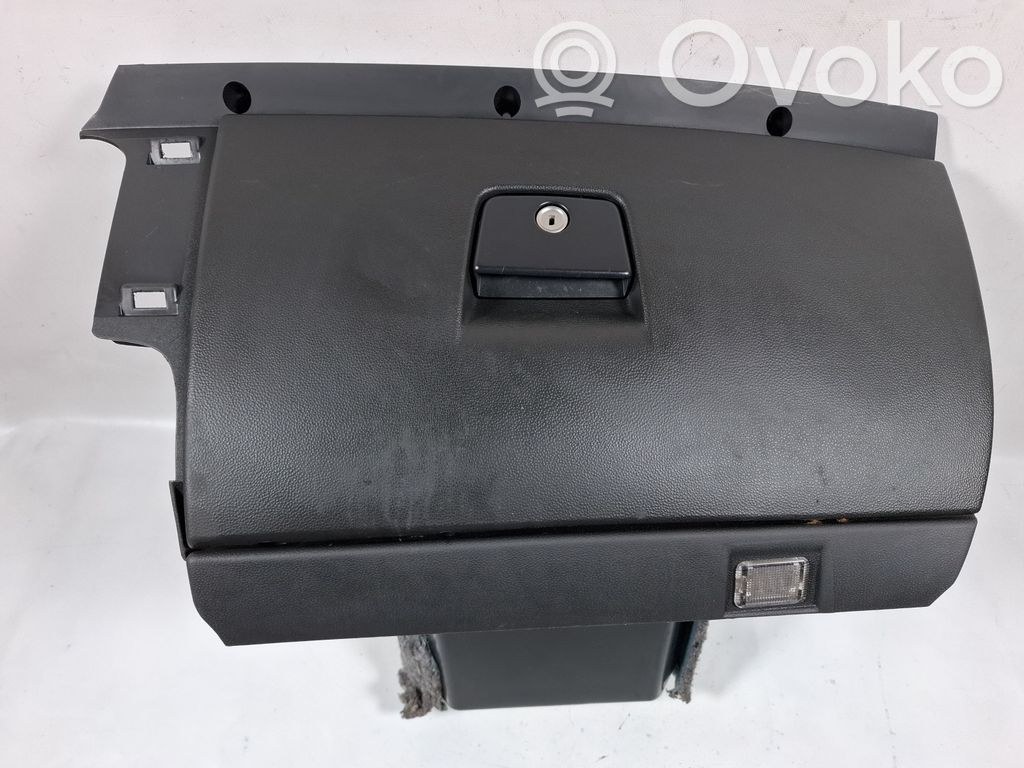 Guantera   8626141,3865