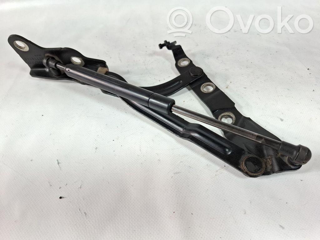 Volvo S40 Tailgate/trunk/boot hinge 