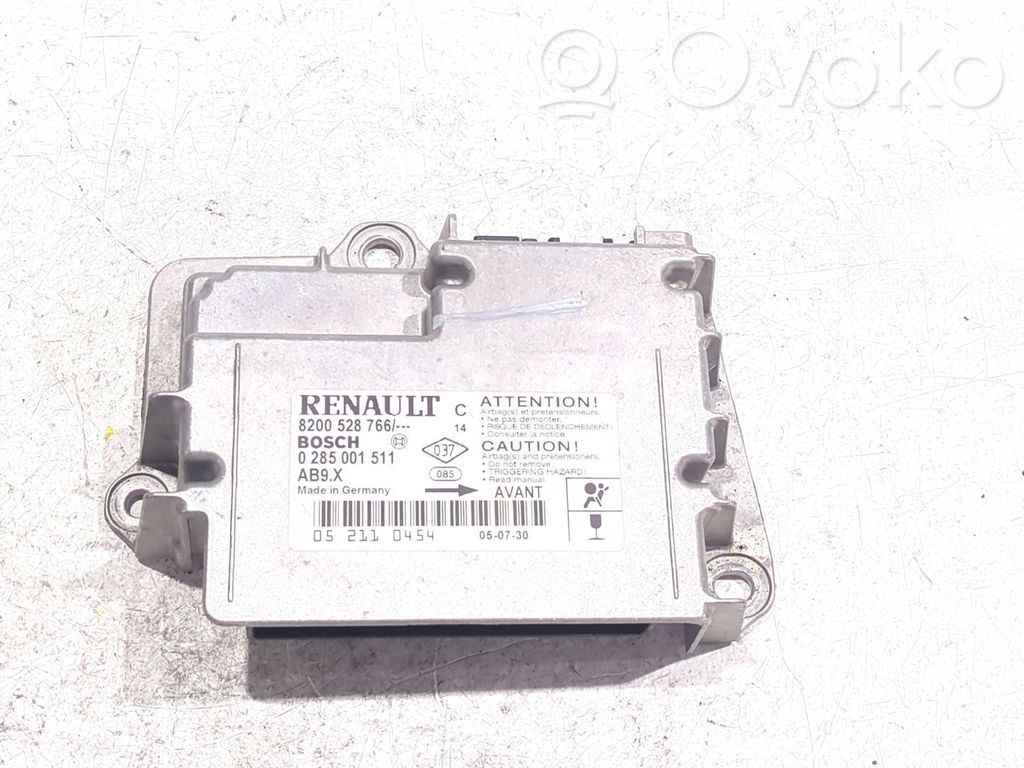 Renault Clio III Airbag control unit/module 