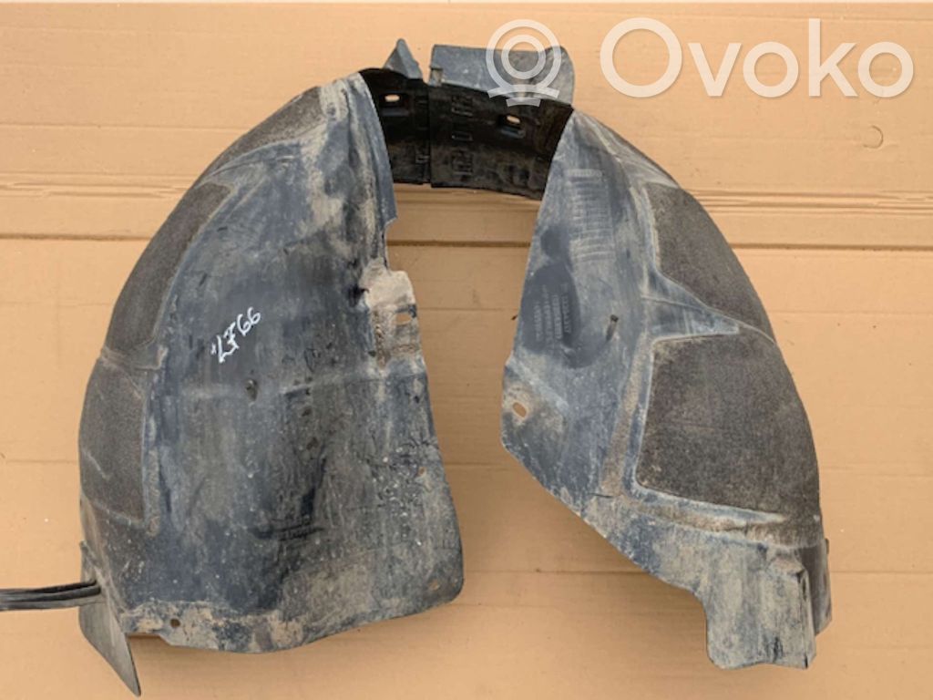 Opel Astra J Nadkole przednie 
