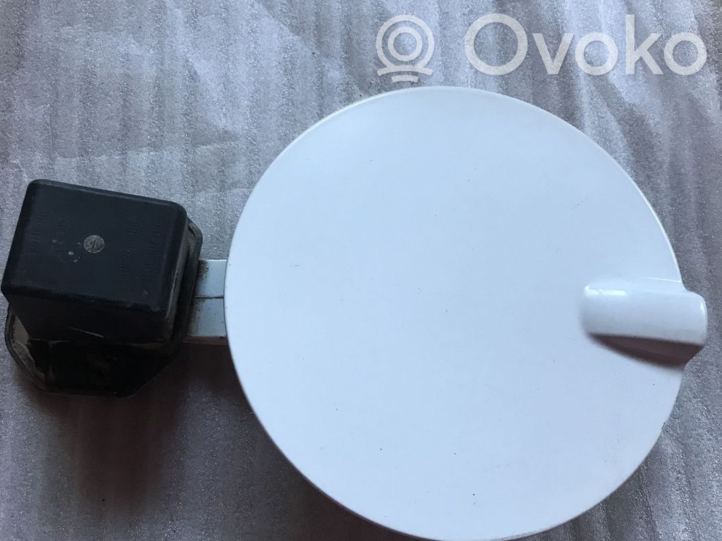 Opel Astra H Klapka wlewu paliwa 