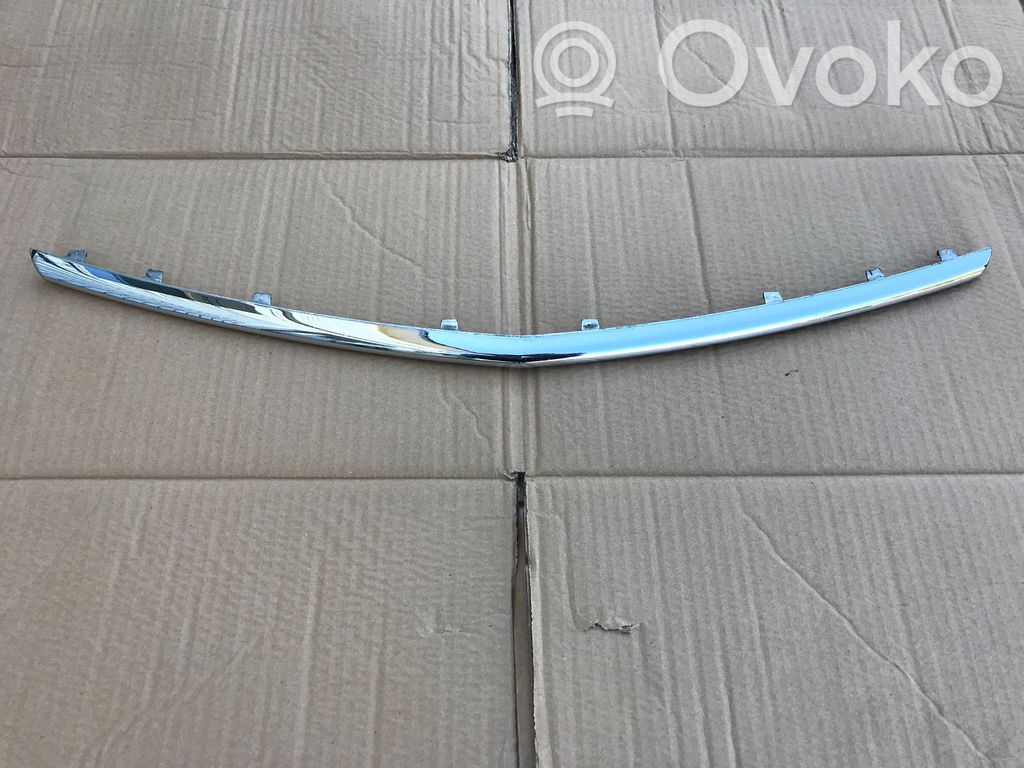 Opel Insignia A Etupuskurin ylempi jäähdytinsäleikkö 