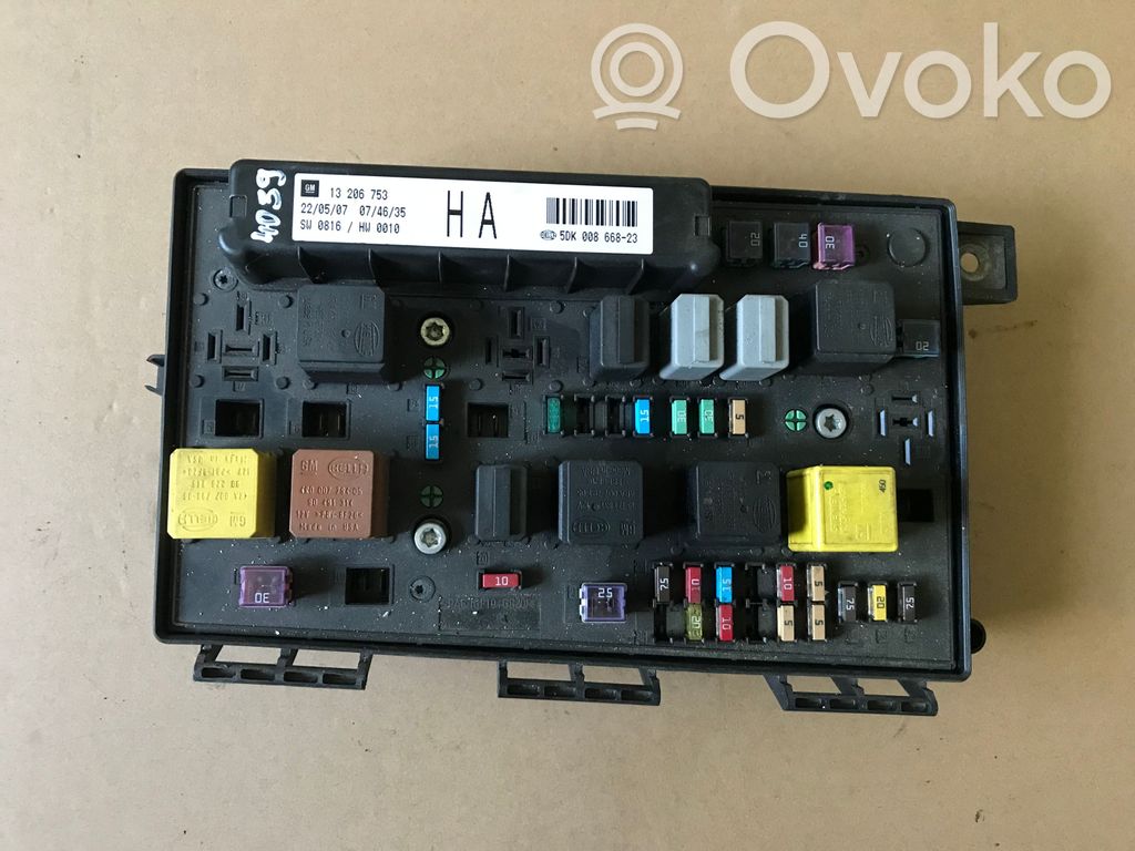 Opel Astra H Sulakemoduuli 