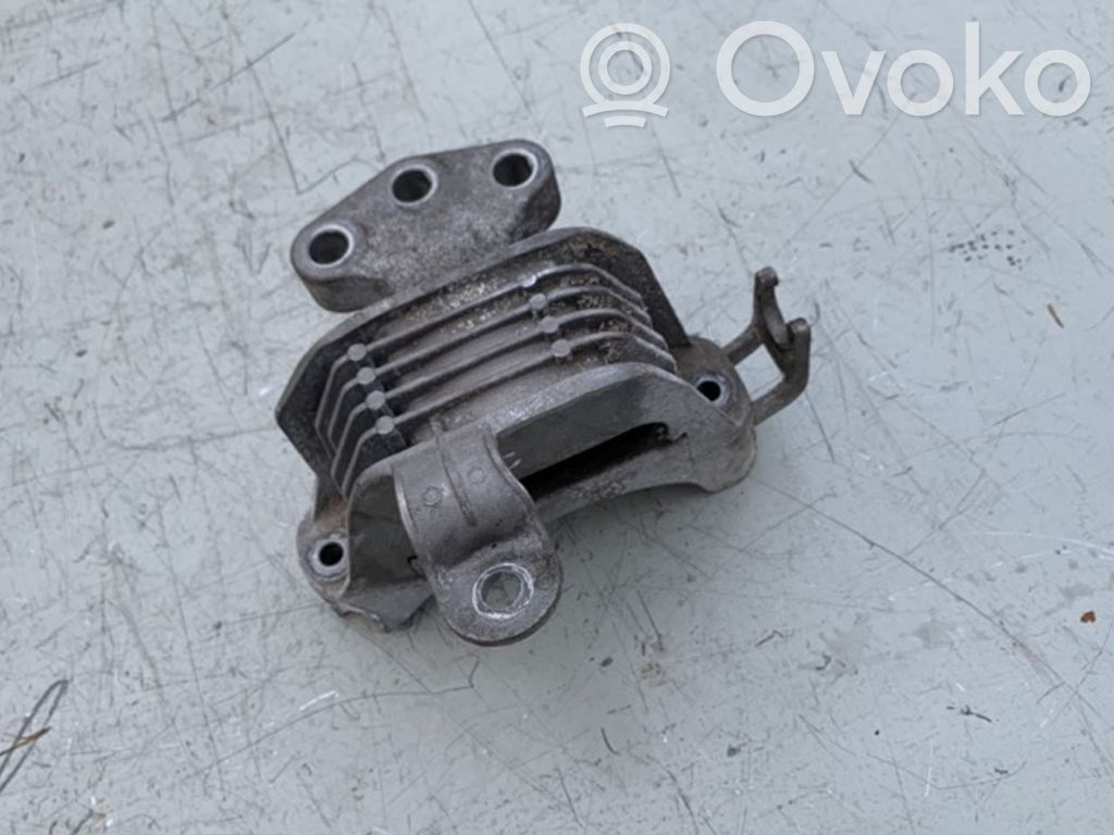 Opel Astra J Engine mount bracket 