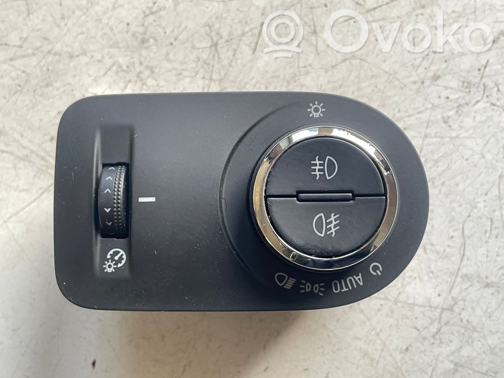 Opel Zafira C Light switch 