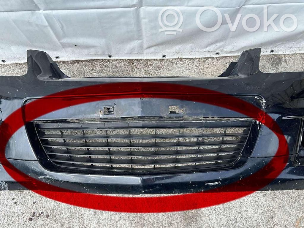 Opel Zafira B Grotelės apatinės (trijų dalių) 
