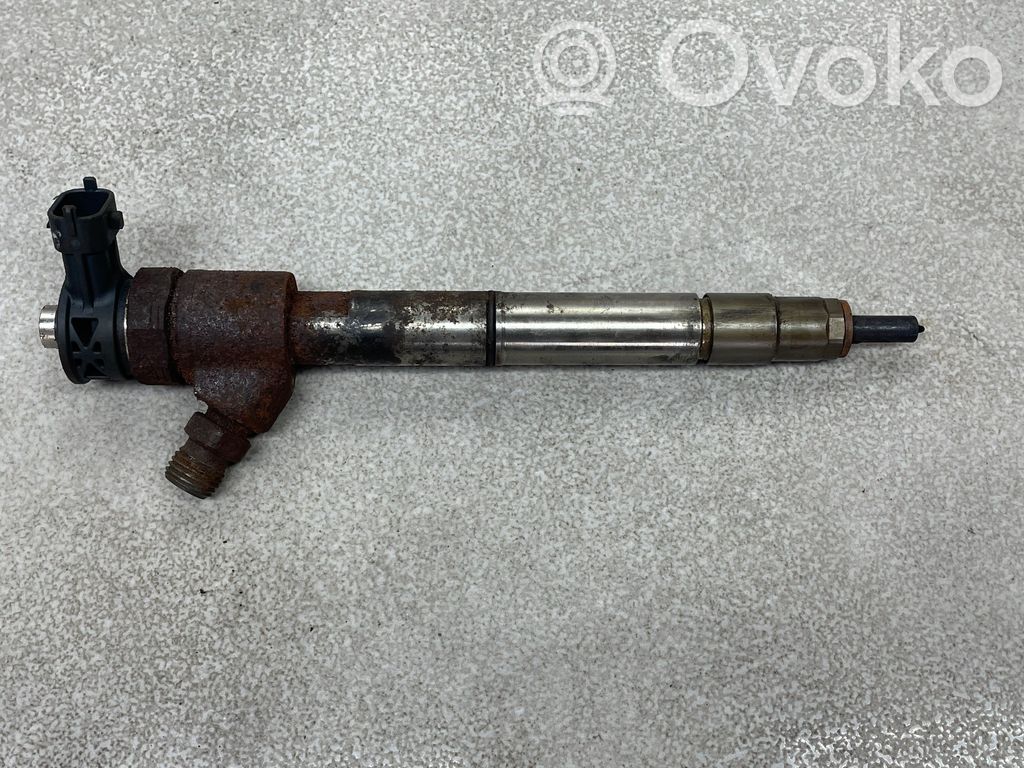 Opel Zafira C Inyector de combustible 
