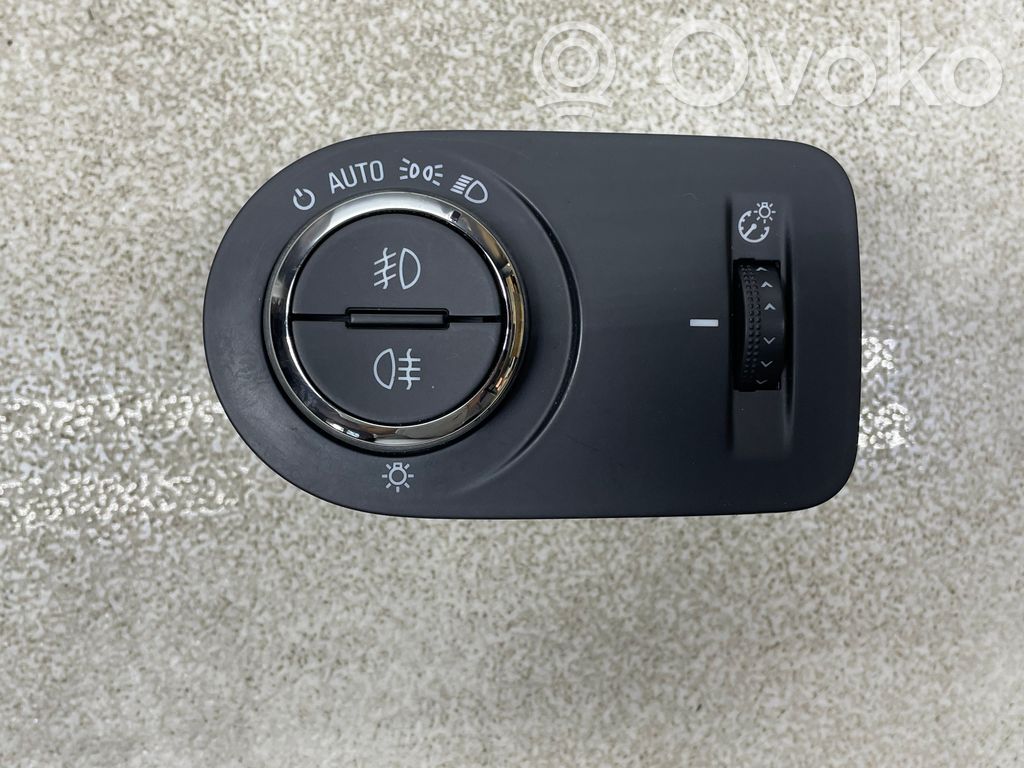 Opel Zafira C Light switch 