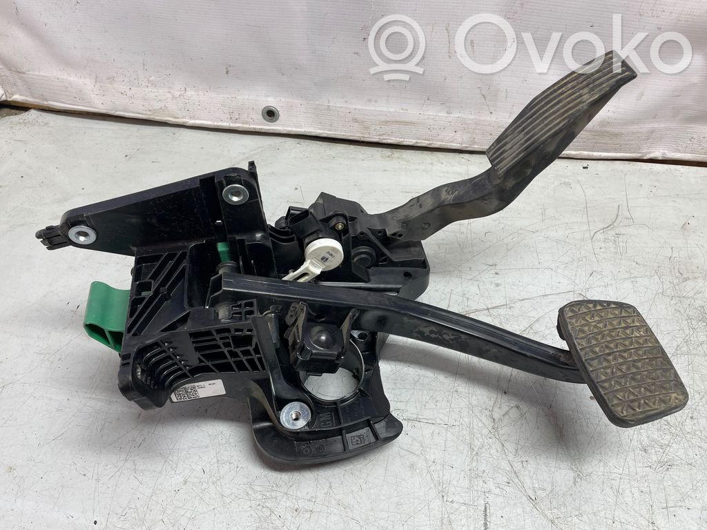 Opel Insignia B Pedal assembly 
