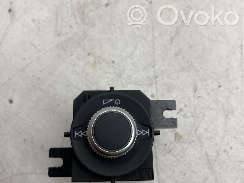 Audi Q2 - Sound control switch 